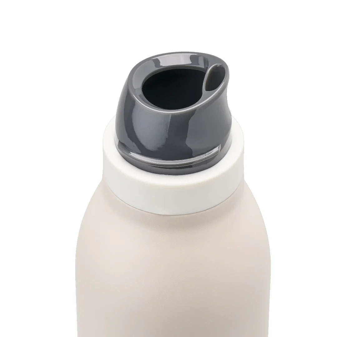 Owala beige freesip twist bottle 535ml close up shot of freesip spout