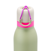 Owala green freesip twist bottle 535ml with light lid closeup shot of lid