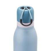 Owala blue freesip twist bottle 535ml with blue lid closeup shot of lid