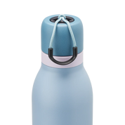 Owala blue freesip twist bottle 710ml with blue lid closeup shot of lid