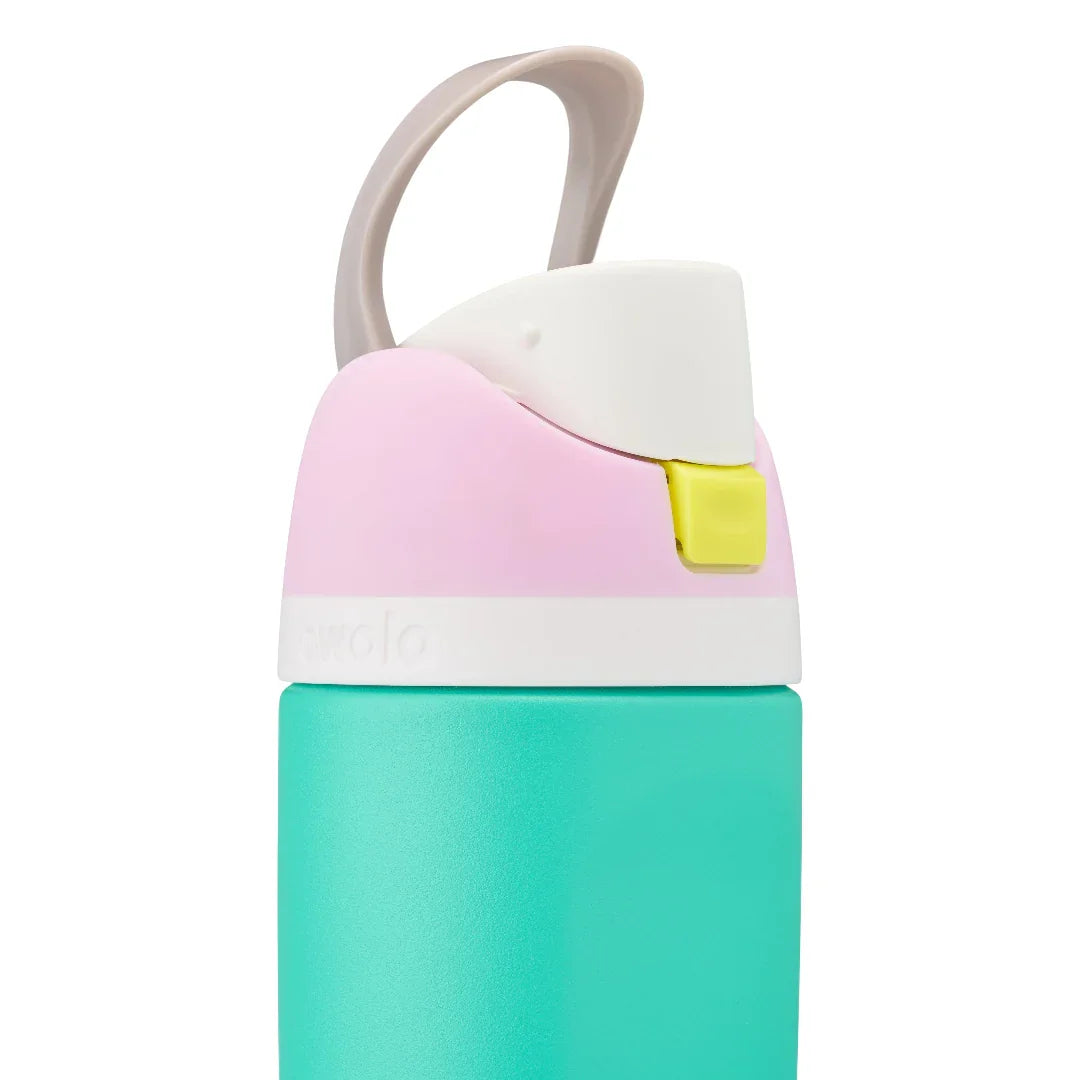 Owala kids freesip insulated water bottle 475ml bluey/green base light lid with carry loop close up shot